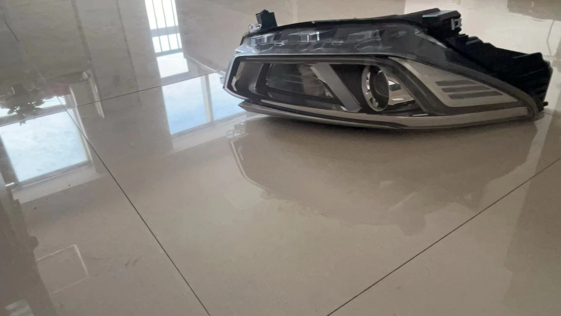 Right front headlight needed for 2021 All electric BYD S2 - Image 4