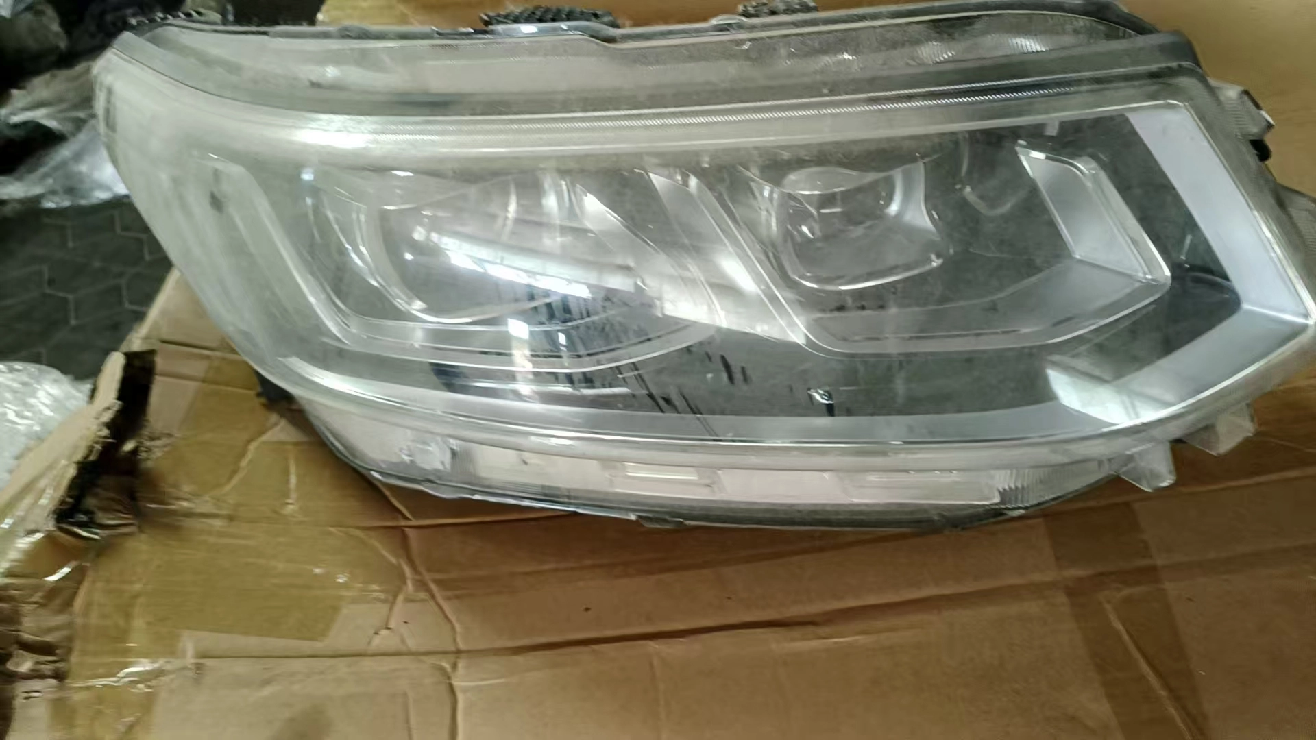 CHANGAN CS 95 Car Headlights Supply - Image 2