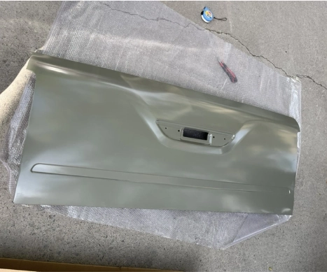 Auto Body Accessories Back Rear Metal Baffle Door Tail Door Gate for Jmc Vigus Pickup Series